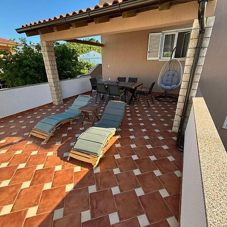 Lili Rab Apartman Rab Town Szoba fotó