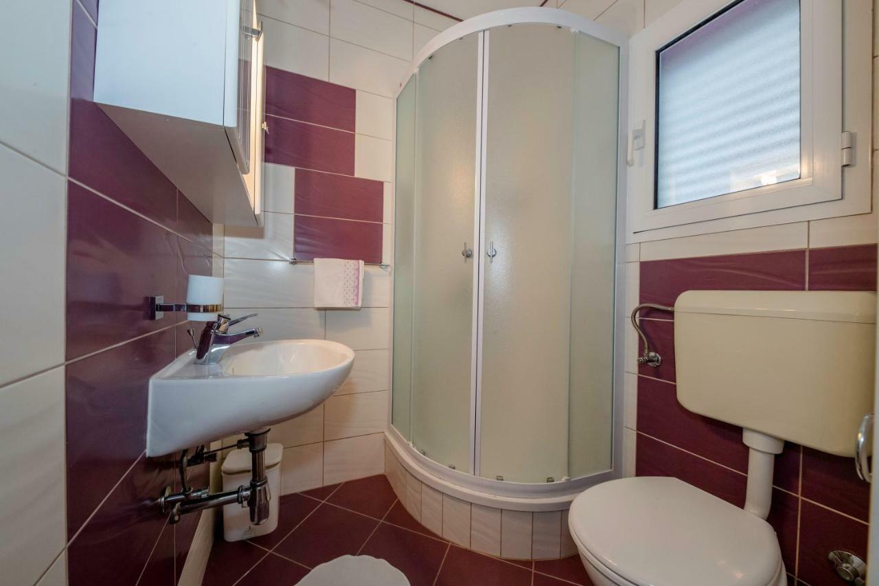 Lili Rab Apartman Rab Town Kültér fotó