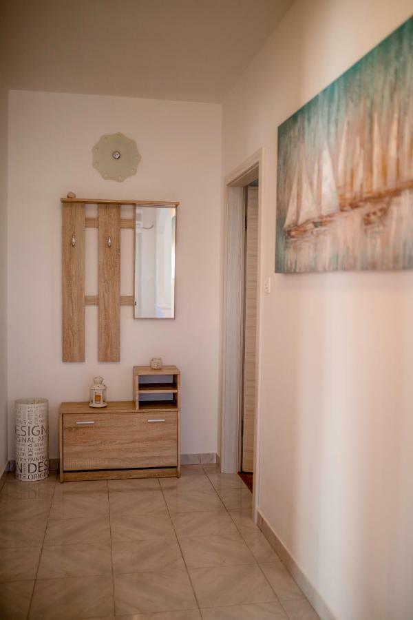 Lili Rab Apartman Rab Town Kültér fotó